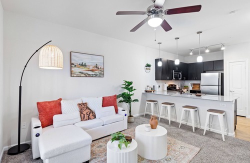 West Oak Hill Apartment | Balcony Hills View Apt w/Free Parking + Theater