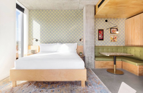 East Cesar Chavez Hotel | Balcony Room at Arrive Austin, City Views, Pets Are Welcome!