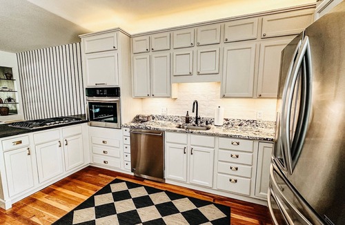 Canton House | Baltimore's Luxury Rowhome Stay