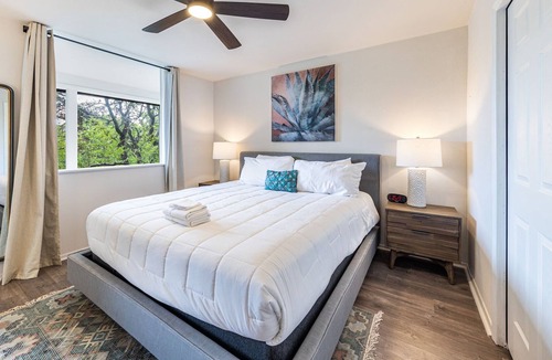 South Lamar House | Bamboo Oasis Unit A | 15 Mins to Downtown Austin