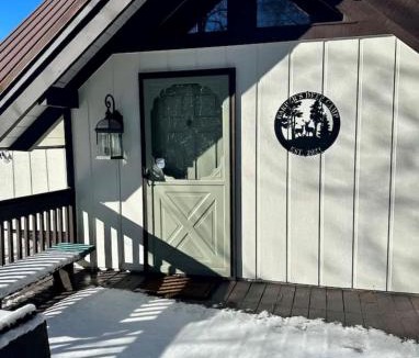 Charter Hills Ski Chalet | Barbers Deer Camp, Hot Tub and Views