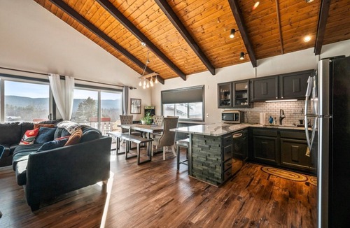 Bartlett Condo | Bartlett Bunker Lane Escape, Unit 18-12