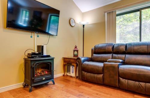Bartlett House | Bartlett Townhome w/Balcony: 1 Mi to Ski Resort!