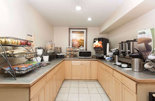Spenard Hotel | Baymont Inn & Suites by Wyndham Anchorage Airport