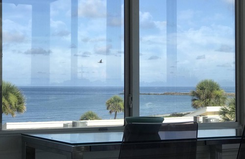 Venice Condo | Beach Front Condo, Venice, Florida. 2 bedroom, 2 bath, heated pool.