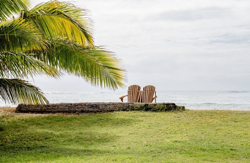 Ewa House | Beachfront Bungalow with Gated Entry and Pet Friendly