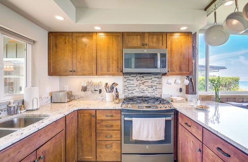 Lummi Island House | Beachfront Oasis! Luxe Lummi Island Retreat
