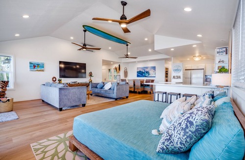 Waialee House | Beachfront | Sunsets | Spa | Surf Spot