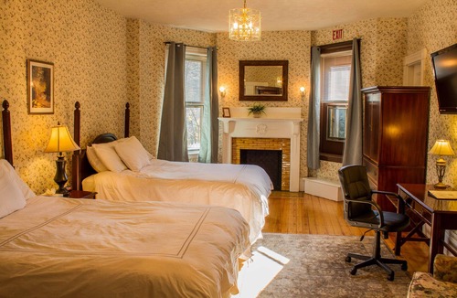 Longwood House | Beacon Inn 1087