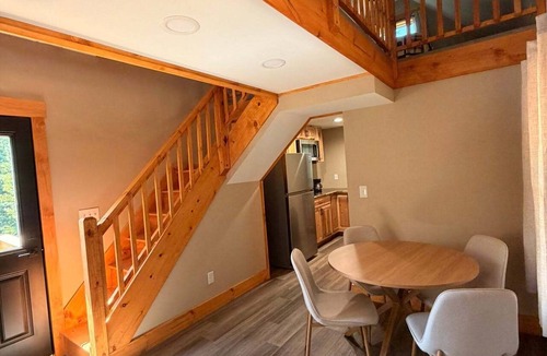 Oldfort Cabin | Bear Hollow 2-bed cabin in charming Old Fort with AC