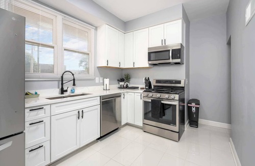 Italian Village Apartment | Beautiful 1 Bedroom in the Heart of Short North