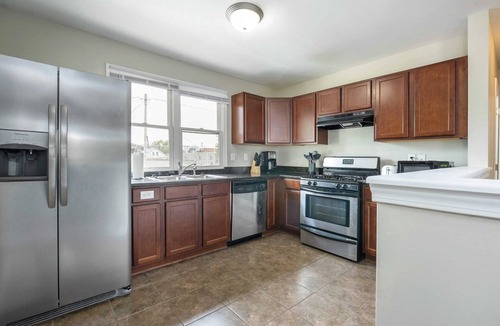 Italian Village Apartment | Beautiful 1 Bedroom Near Short North