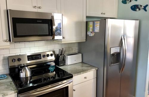 Surfside Beach House | Beautiful 5 bedroom extra lot for parking! Ocean Lakes!