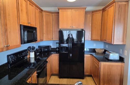 Ocean Isle Beach Condo | Beautiful condo. Short walk to the beach! Linens & Towels included. Beds Made!