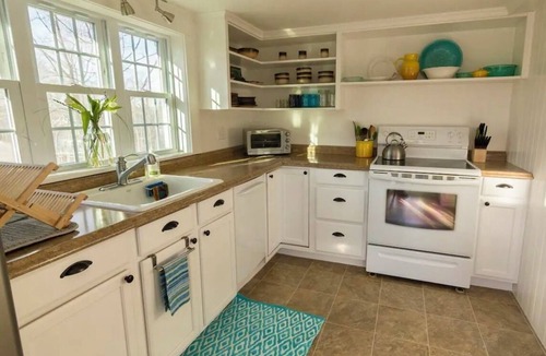 Belfast House | Beautiful Home -Walk to Downtown and the Waterfront