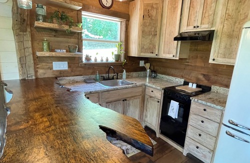 Nebo Cabin | Beautiful Log Cabin nestled on pond w/balcony for sunsets and stargazing.