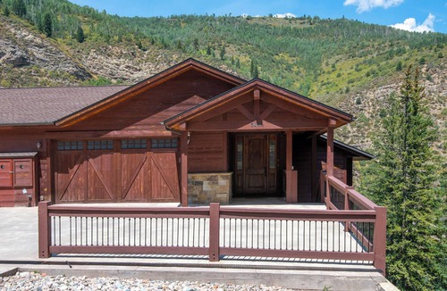 Intermountain House | Beautiful Luxury Mountain Retreat, Great For Families and Groups