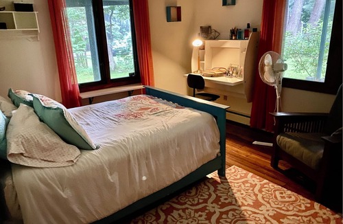 Cape Elizabeth House | Beautiful midcentury modern, blocks from beach, hot tub, sleeps 10!