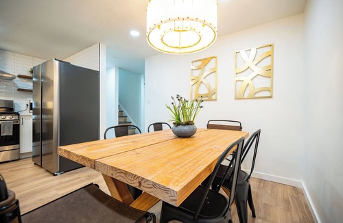 Summit Station House | Beautiful Modern 3BR Luxury: Fireplace, Near Airport, Downtown, Restaurants, Osu