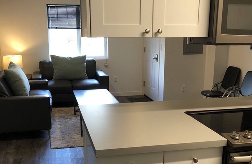 Sitka Apartment | Beautiful Three Bedroom, Two Bath with Mountain Views