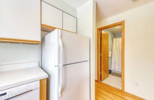 Carroll County House | Beautiful townhome w/mountain views from the deck, near skiing