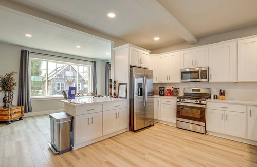 Hammond Apartment | Beautiful Water Views: Coastal Oregon Townhome!