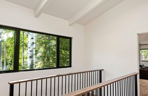 Aspen House | Beautifully remodeled house with mountain and golf course views