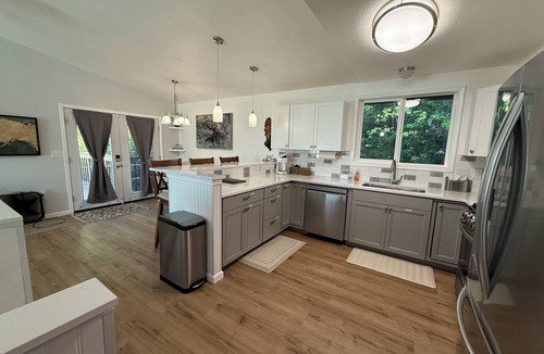Wasilla House | Beautifully Renovated Family Haven - Spacious, Stylish & Ready to Welcome You!