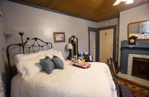 Mount Airy Bed & Breakfast | Bees B & B