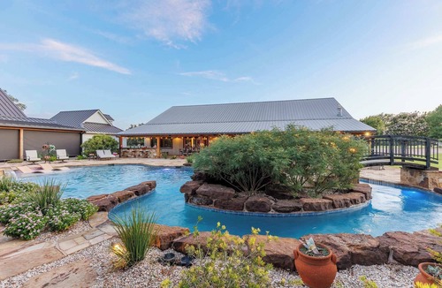 Burnet House | Bent Oak Highland Ranch | Events | Concierge Services