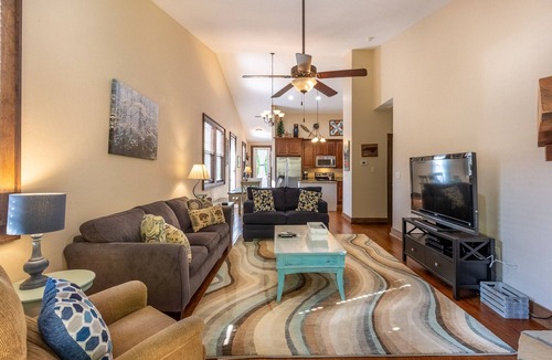 Cullowhee House | Berry Patch - Modern Townhome in Small Resort Community with Pool