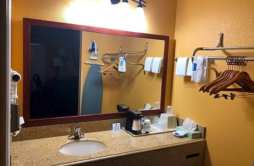 Grove City Hotel | Best Western Executive Inn