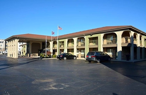 Grove City Hotel | Best Western Executive Inn