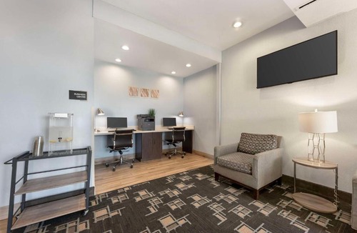 Buda Hotel | Best Western Plus Buda Austin Inn & Suites