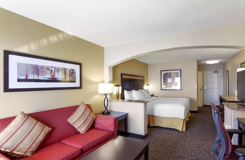 Castle Rock Hotel | Best Western Plus Castle Rock