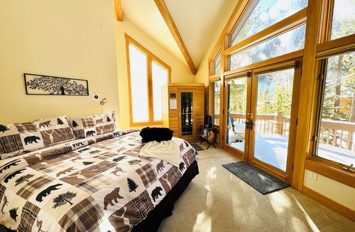 Frisco House | Big Mountainside "Snow Globe" House, by Main St. Frisco - Sauna & Hot Tub