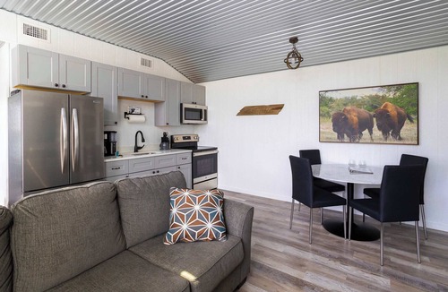 Johnson City House | Bison View – Private Cabin w/Hot Tub on acreage
