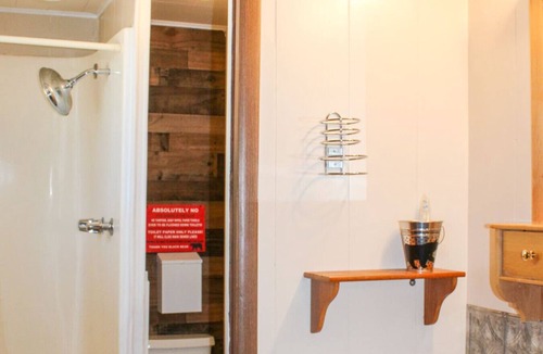 Howard Bed & Breakfast | Black Bear Lodge 6