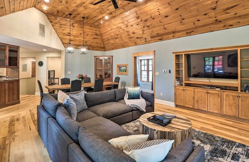Laurel Ridge House | Black Mountain Retreat w/ Patio & Mtn Views!