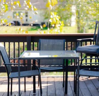 Logan House | Blue Heron Cottage with Game Room, Deck & Hot Tub