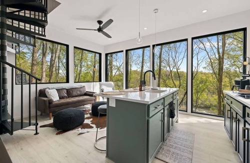 Alexander House | Blue Heron Hideaway & Lofty Ledges Hangout