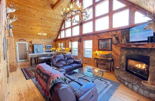 Dial House | Blue Ridge Hideaway 5 Acres in Aska Adventure Area