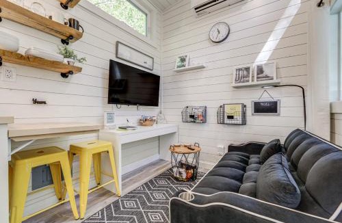 Old Fort Apartment | Blue Ridge Mountain Tiny Home: Escape to Nature!