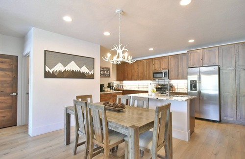 Silverthorne Condo | Blue River Flats Lookout: High-End Finishes w/Mountain Views