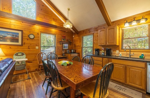 Rockbridge Cabin | Bluebird Cabin (Hocking Hills area)