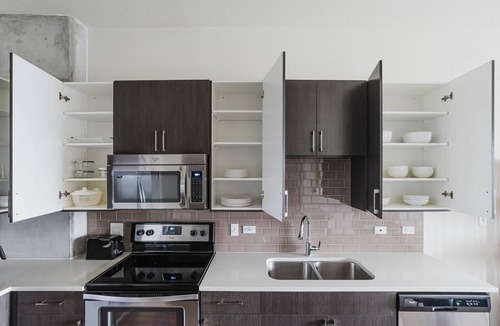 West End Apartment | Blueground | Downtown 1bd apartment