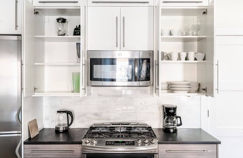 West Bath House | Blueground | Dupont Circle, garden & w/d, nr park