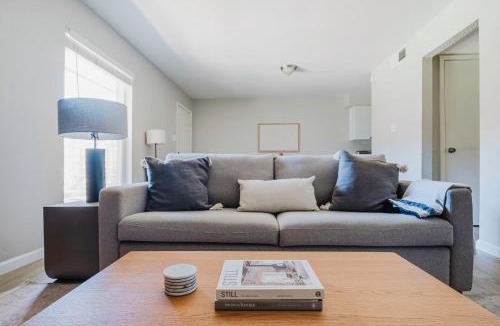 Cherrywood Apartment | Blueground Mueller BBQ Pool AC nr Downtown ATX-278