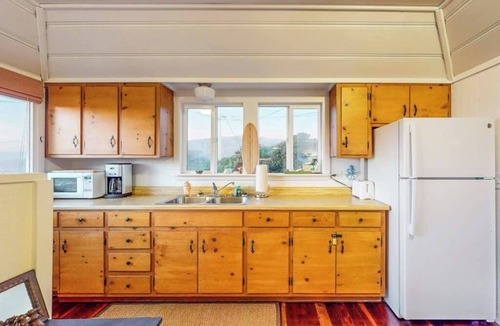 Salmon Creek House | Bodega Bay Bright Beach Cottage with Ocean Views & Fireplace
