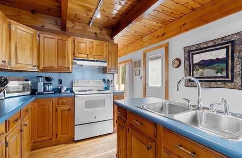 Boothbay Harbor House | Boothbay Birch Cottage, near Botanical Gardens
